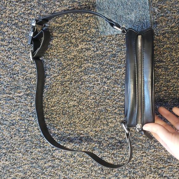 Victoria's Secret Black and White Leaf Print Belt Bag - Picture 2 of 4